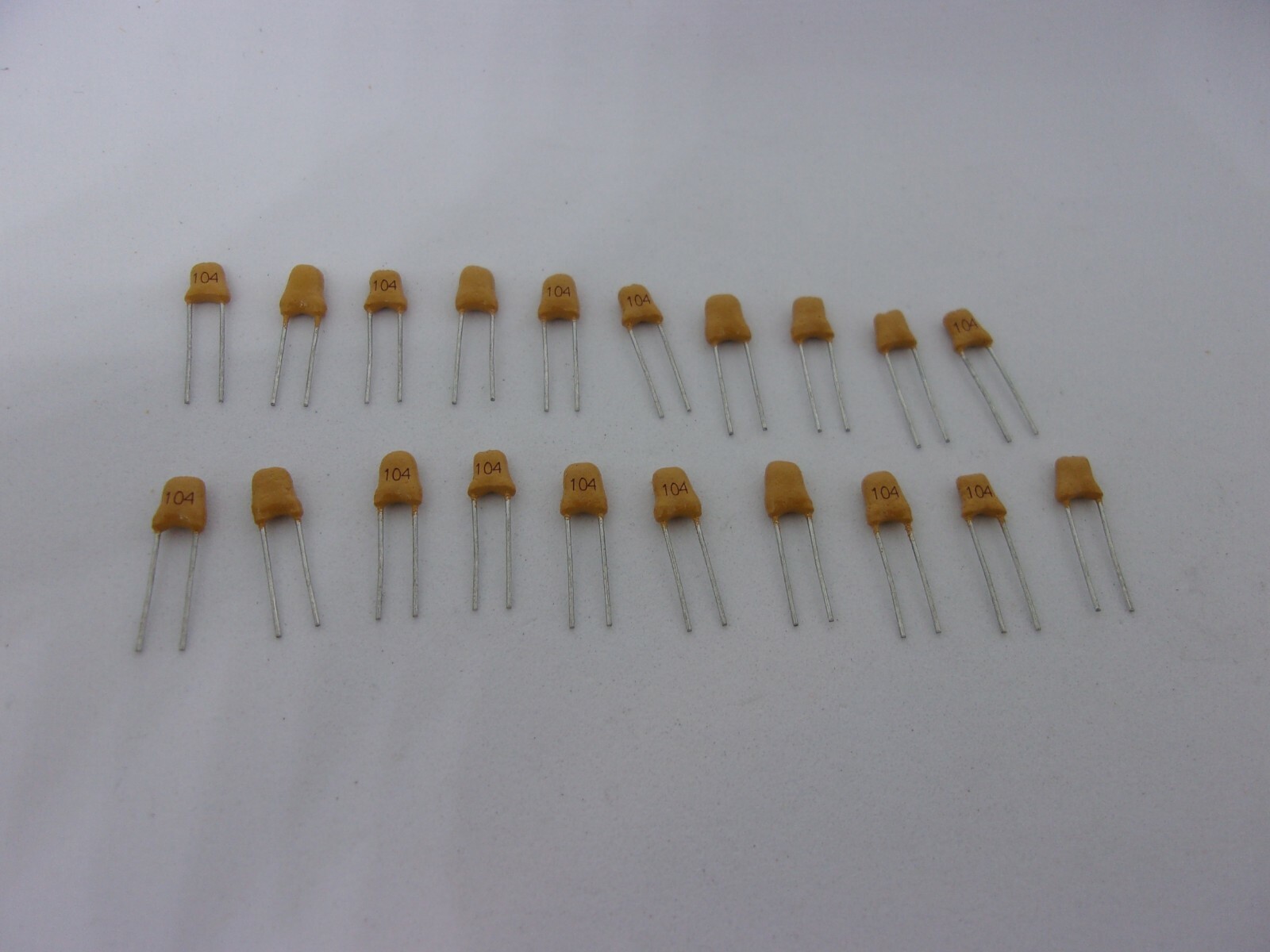 20 Pcs Pack Lot Multilayer Ceramic Capacitor 100nF 0.1uF 104 50V 10% Monolithic