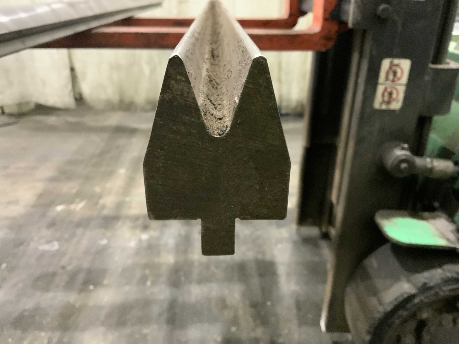 90-1/4″ X 7/8″ OPENING FEMALE PRESS BRAKE DIE: STOCK #76029