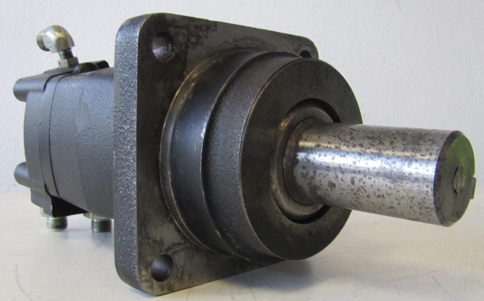 Eaton Char-Lynn 167-0054-001 Compact Series Hydraulic Motor Bendi 126418