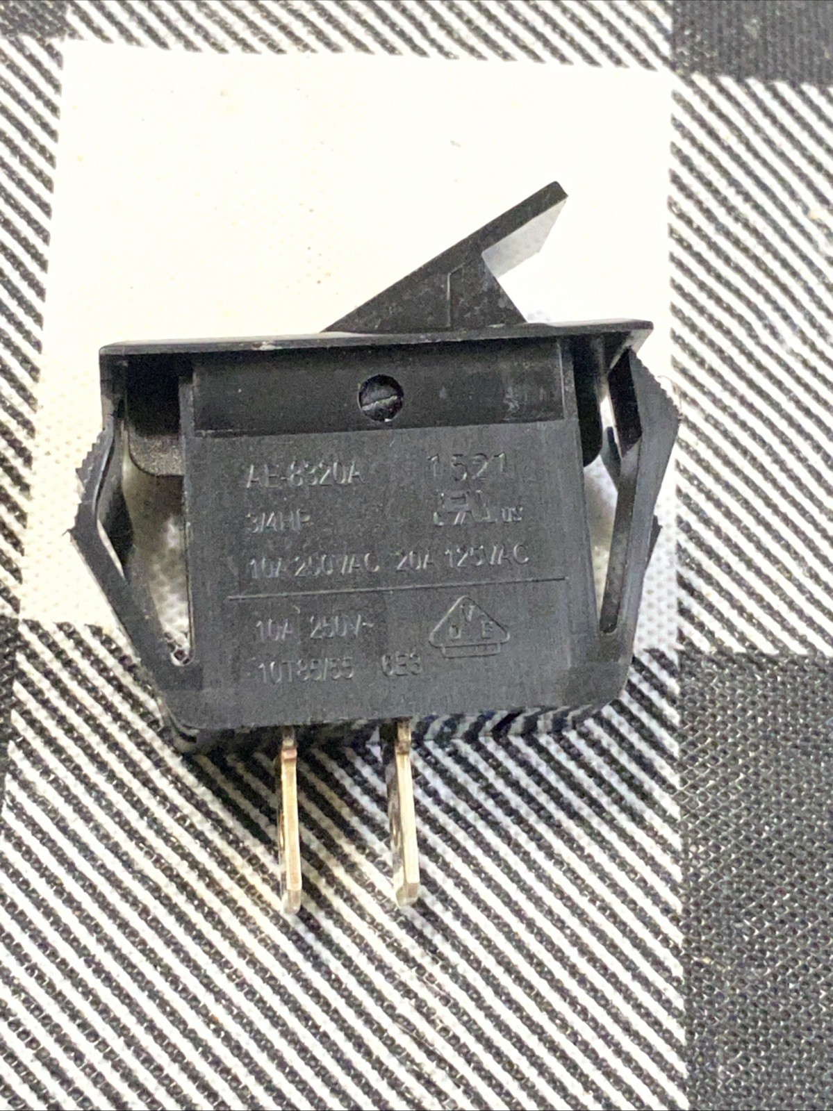 Goodman Amana Furnace 0130M00243, AE-8320A 3/4 HP Interlock Door Switch