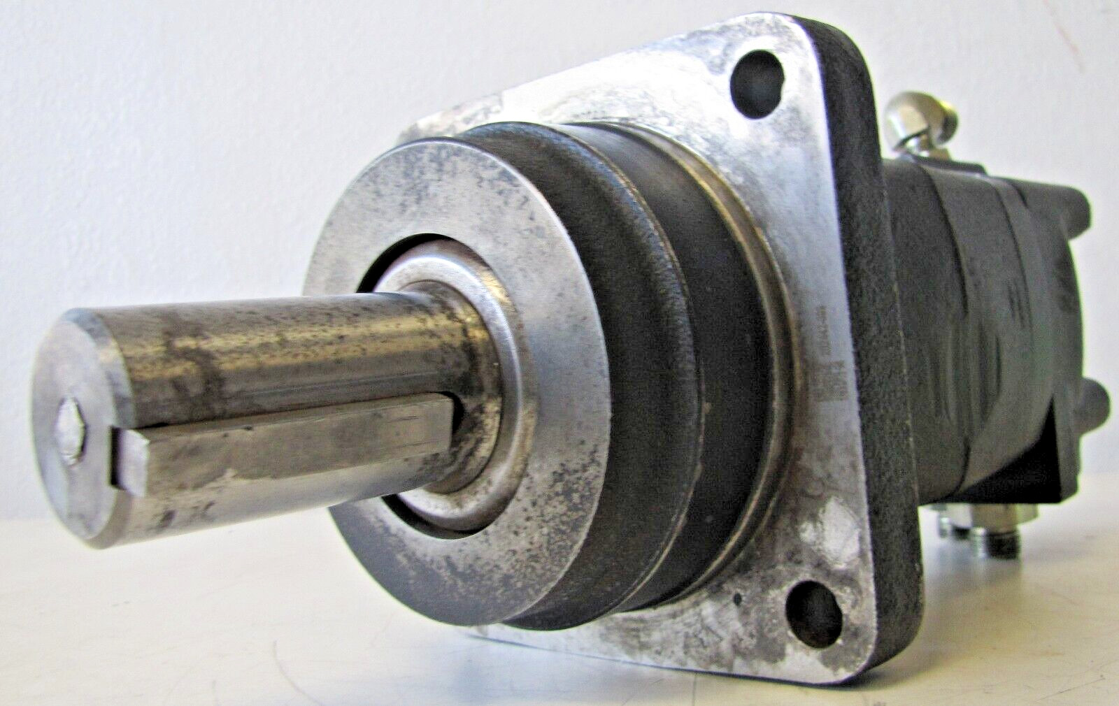 Eaton Char-Lynn 167-0054-001 Compact Series Hydraulic Motor Bendi 126418