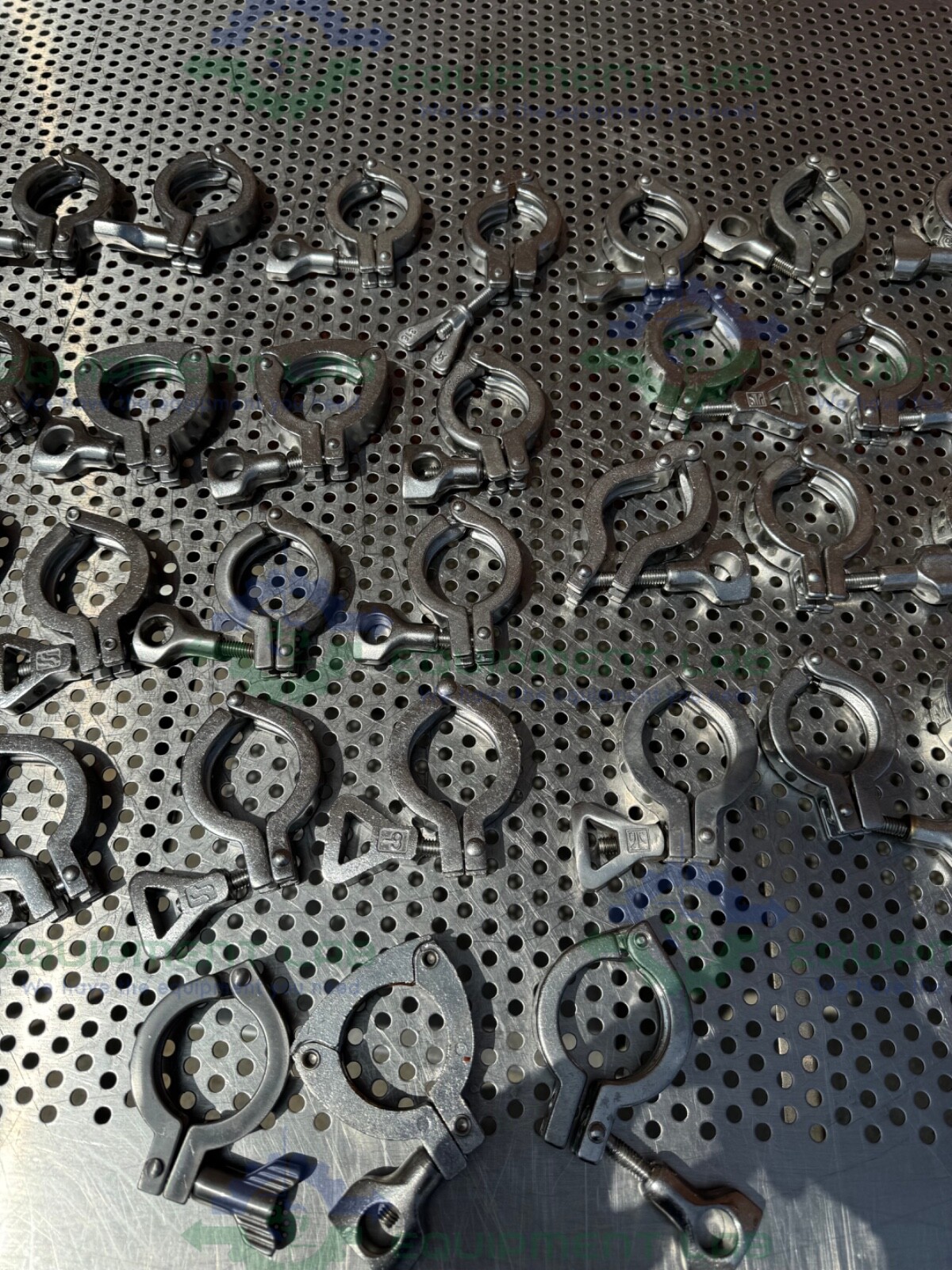 Lot of 50 – Unbranded Stainless Steel Clamp for 1 1/2 ” Tri Clamp