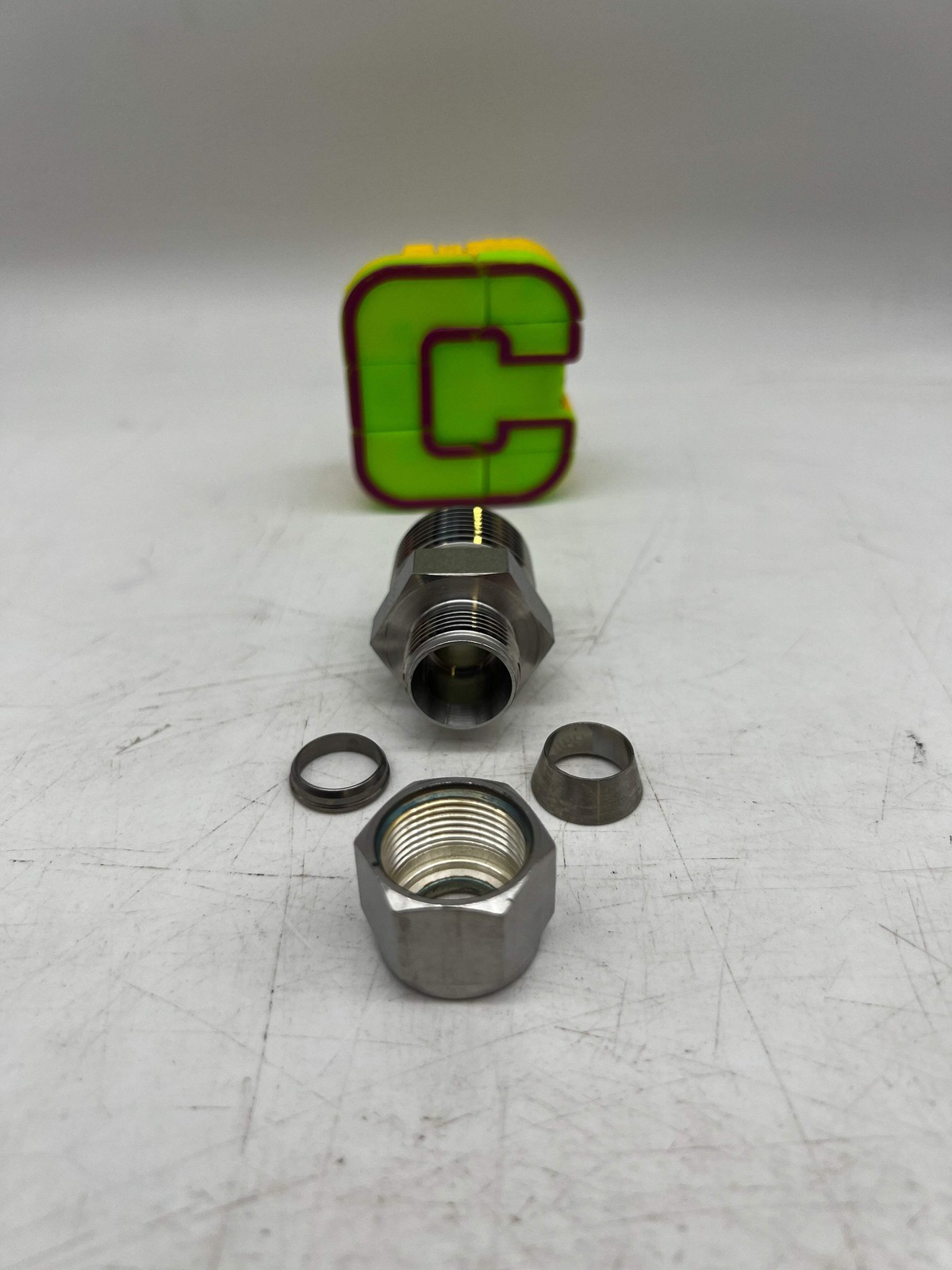 Parker 8MSC12N-316 A-LOK Male Connector, 1/2″ Tube OD x 3/4″ NPT, *Box of (10)*